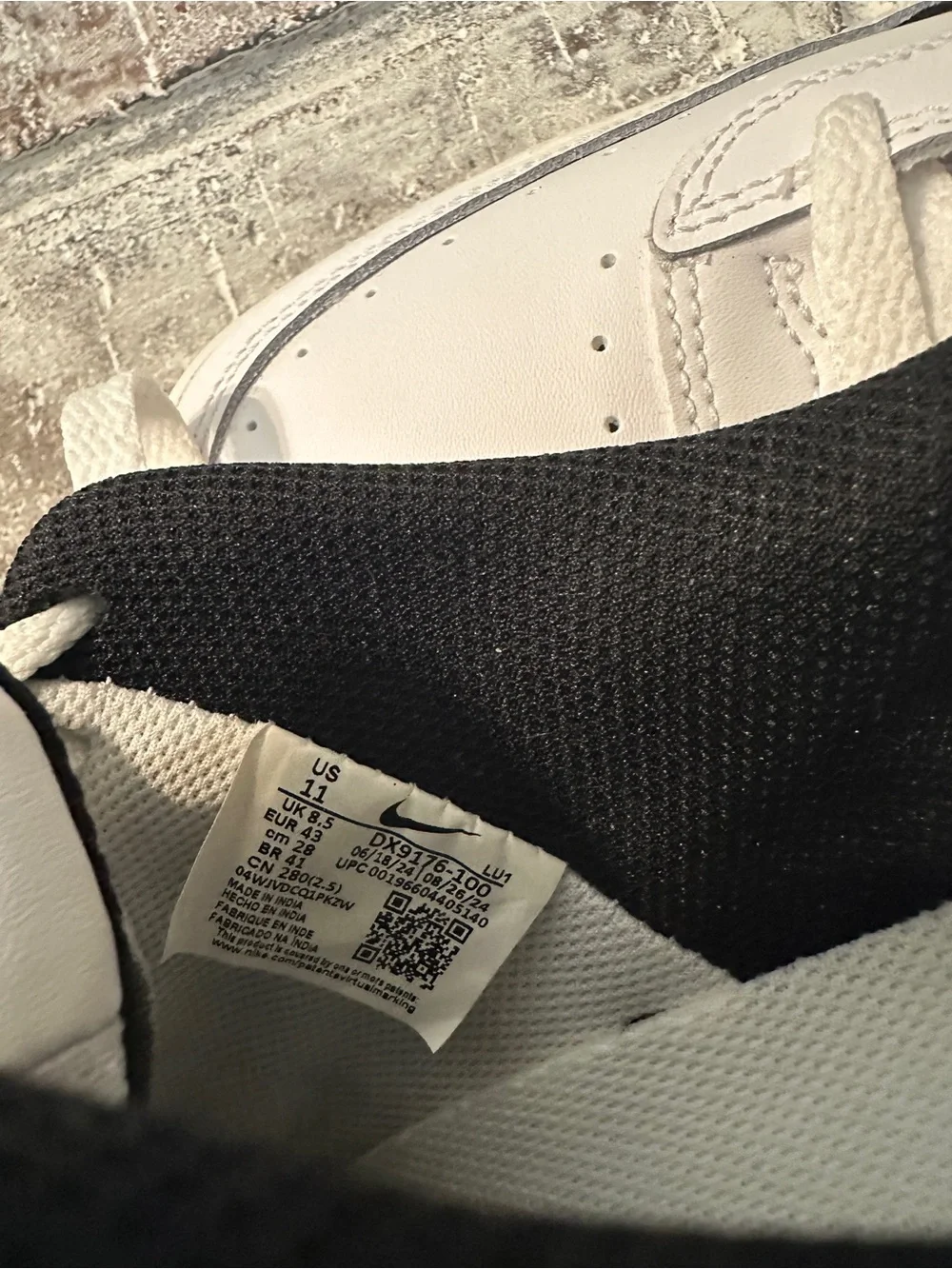 Women’s Nike Gamma Force One White and Black Low-Top Sneakers~like new! Size 11